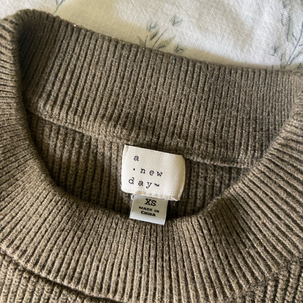 OLIVE GREEN SWEATER TANK